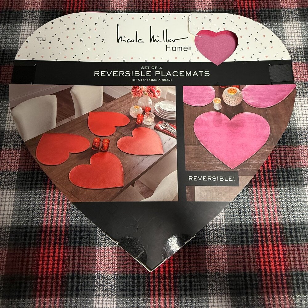 Valentine's Day Pink and Red Heart Shaped Reversible Set of 4 Placemats NWT